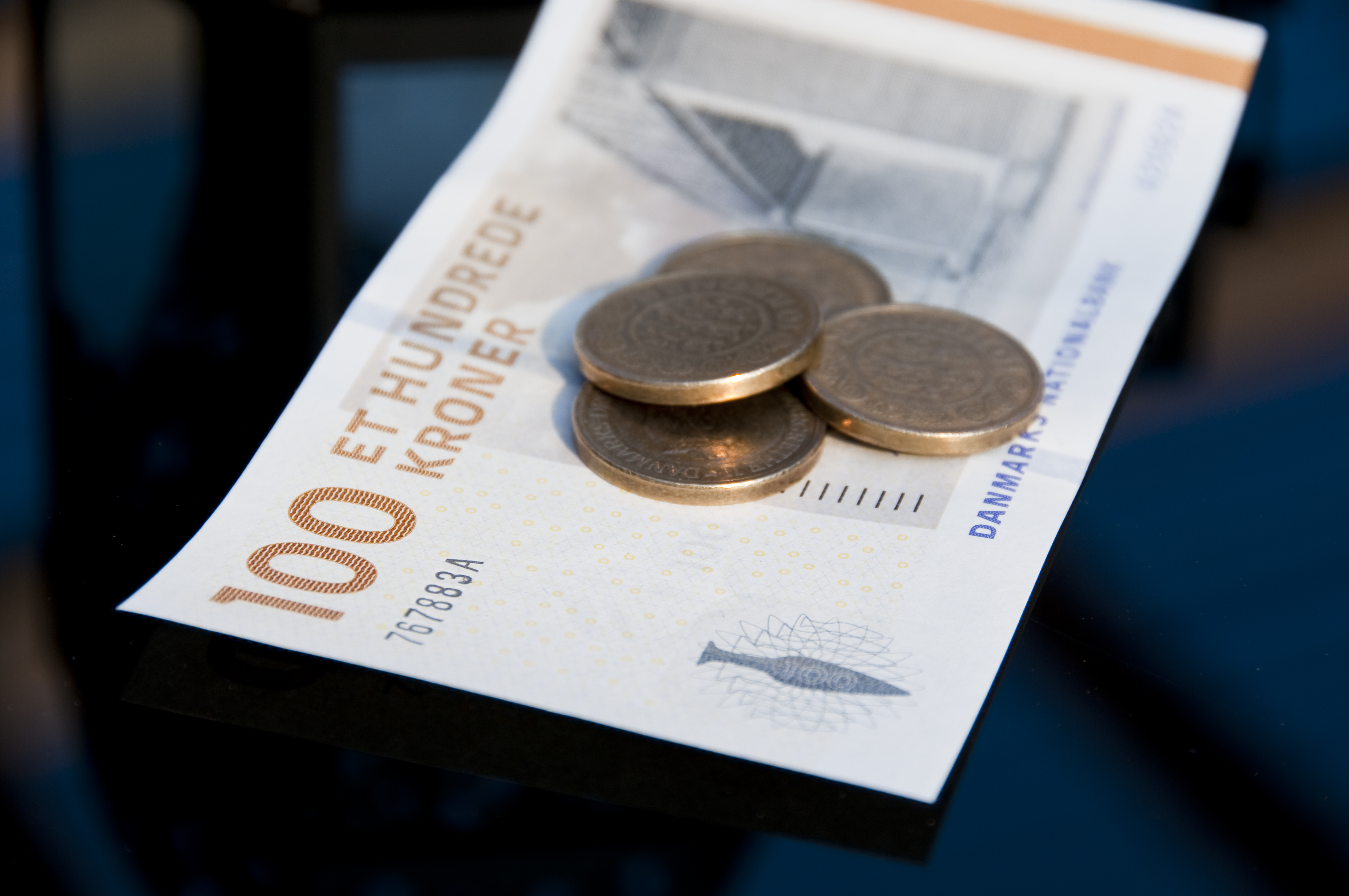 Pengeseddel og mønter