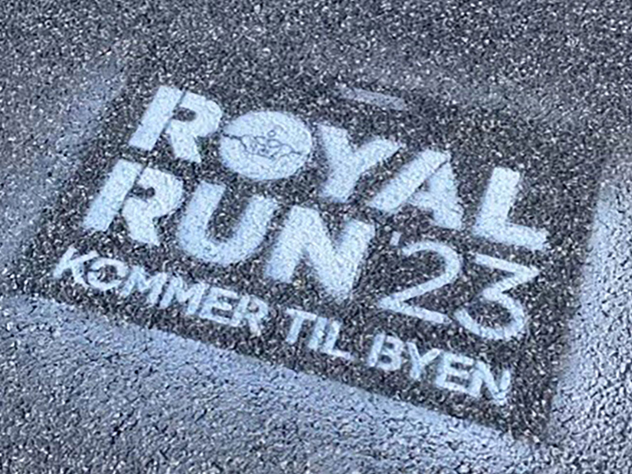 Skilt på vej 'Royal Run kommer til byen'