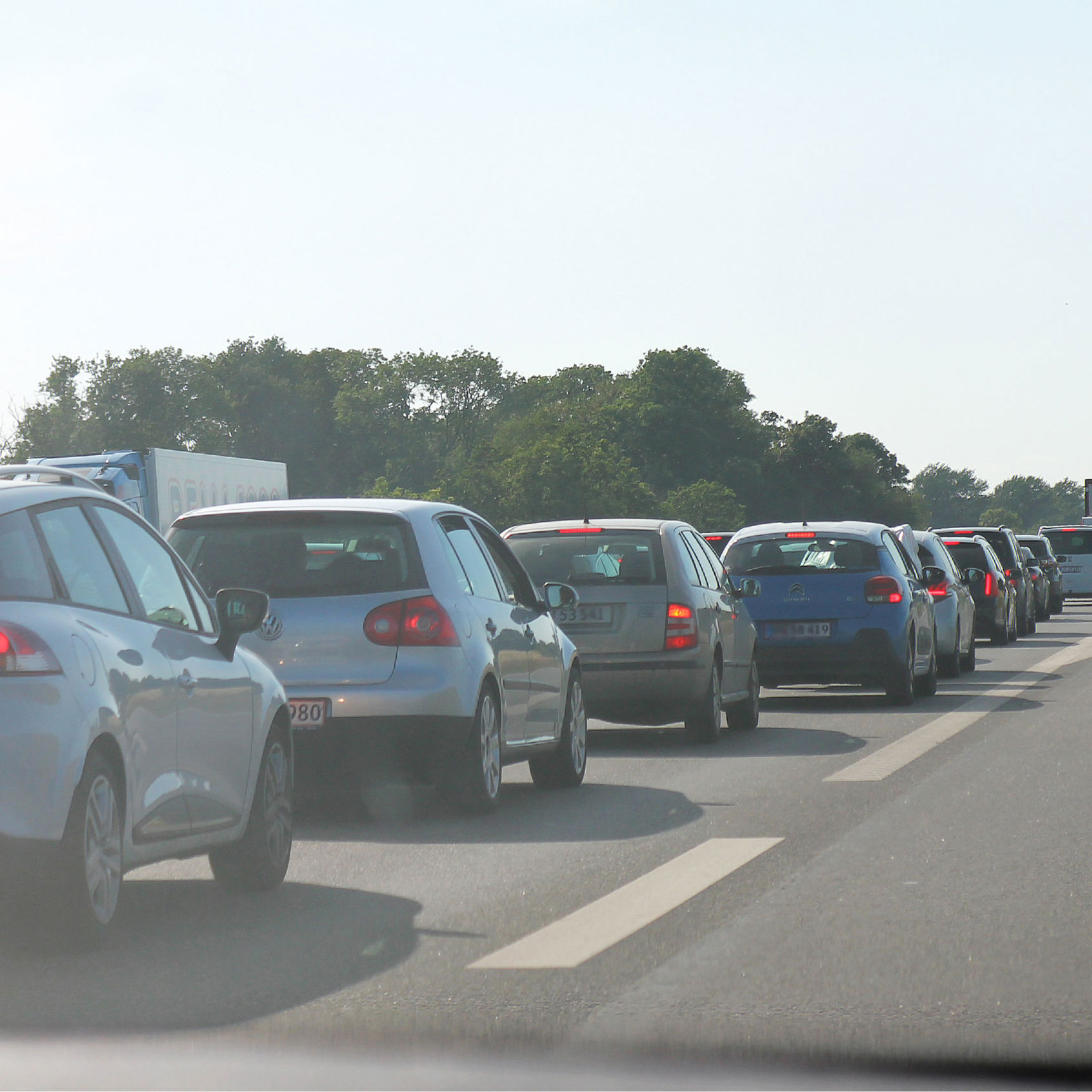 Biler i kø på motorvejen // Foto: Colourbox