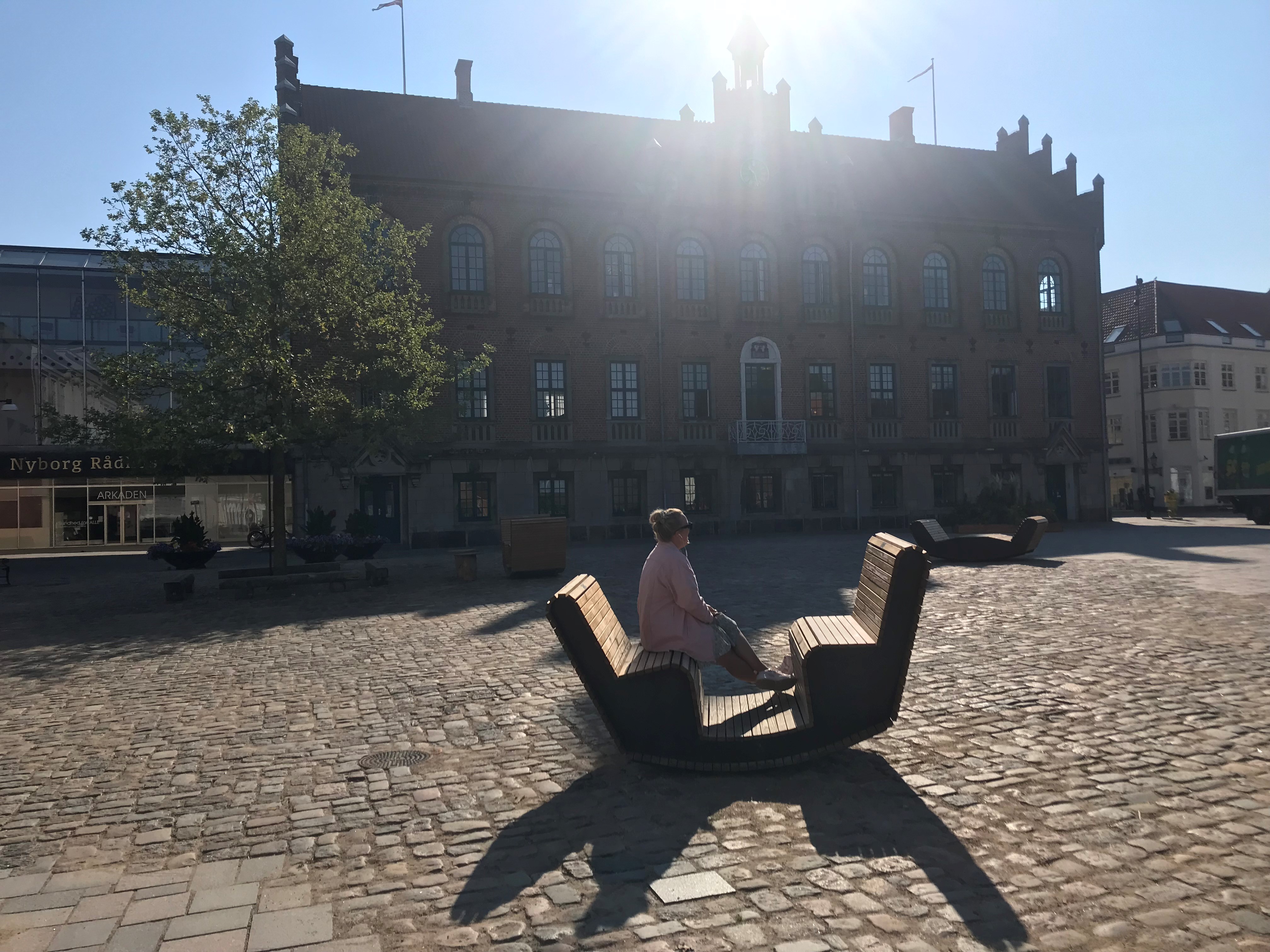 Sol over "gyngen" på  Torvet