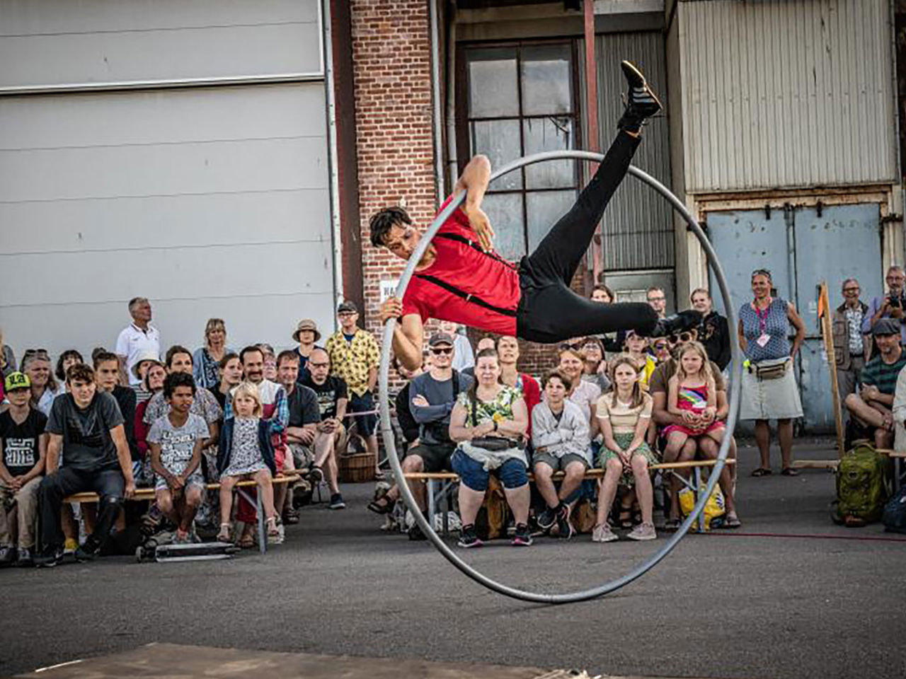 Slabam - Nycirkus og action