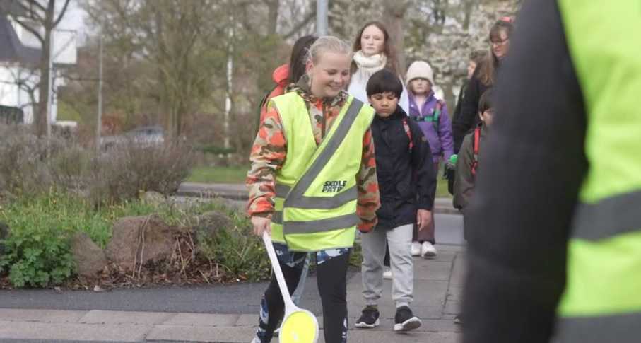 Børn der er på skolepatrulje