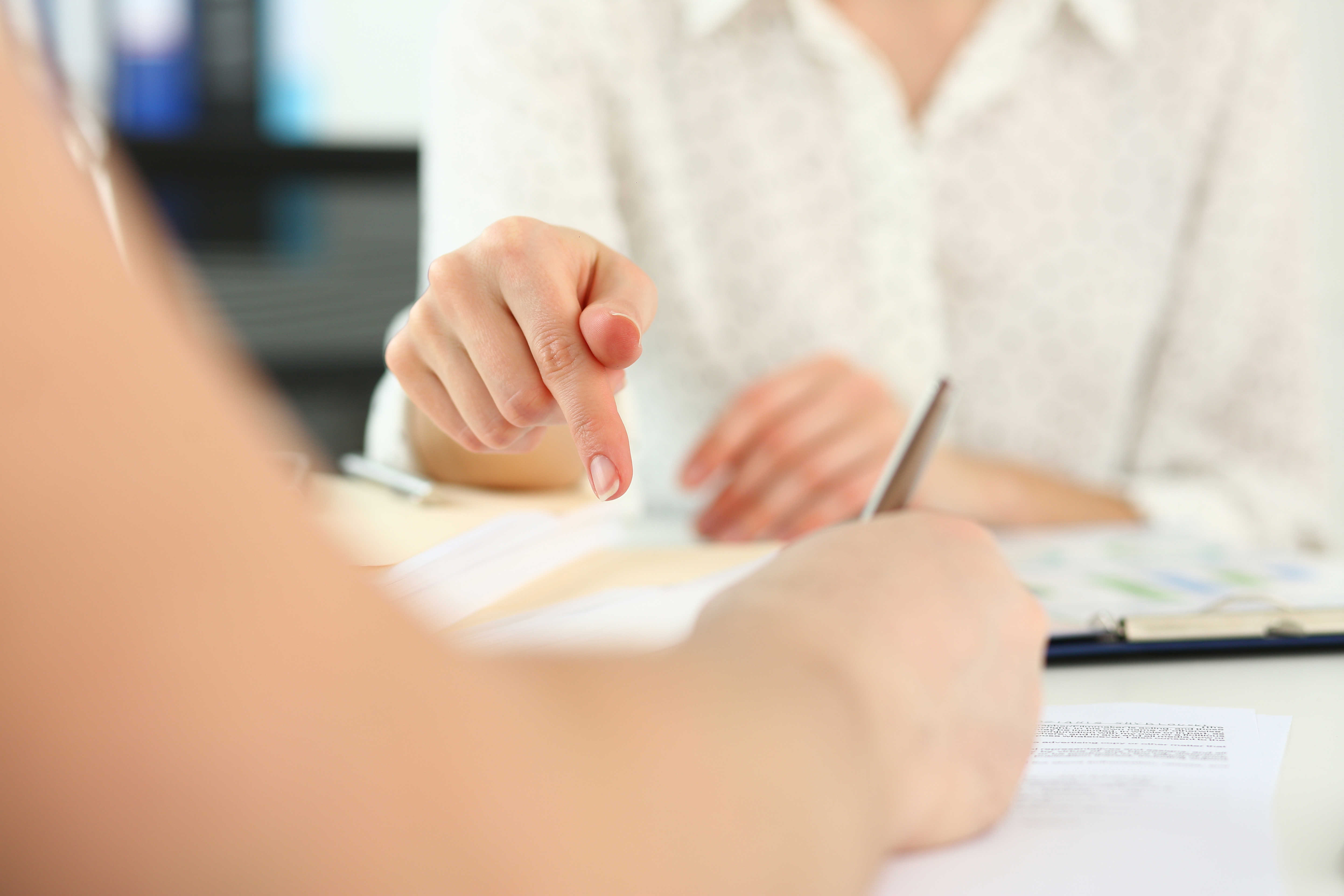 To personer i samtale