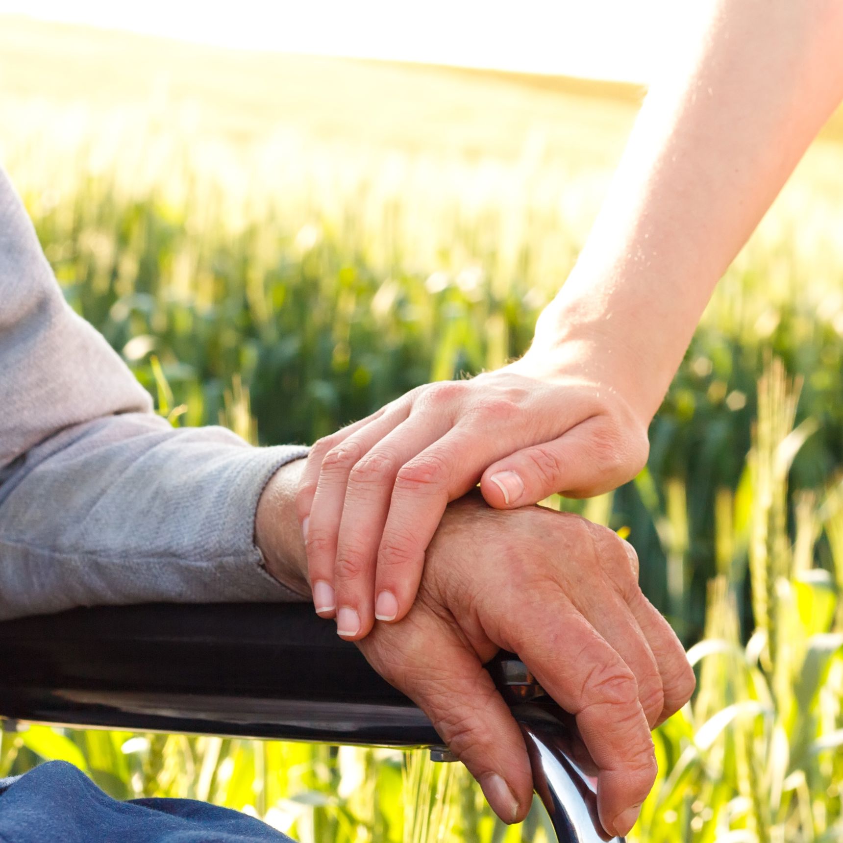 To der holder hænder