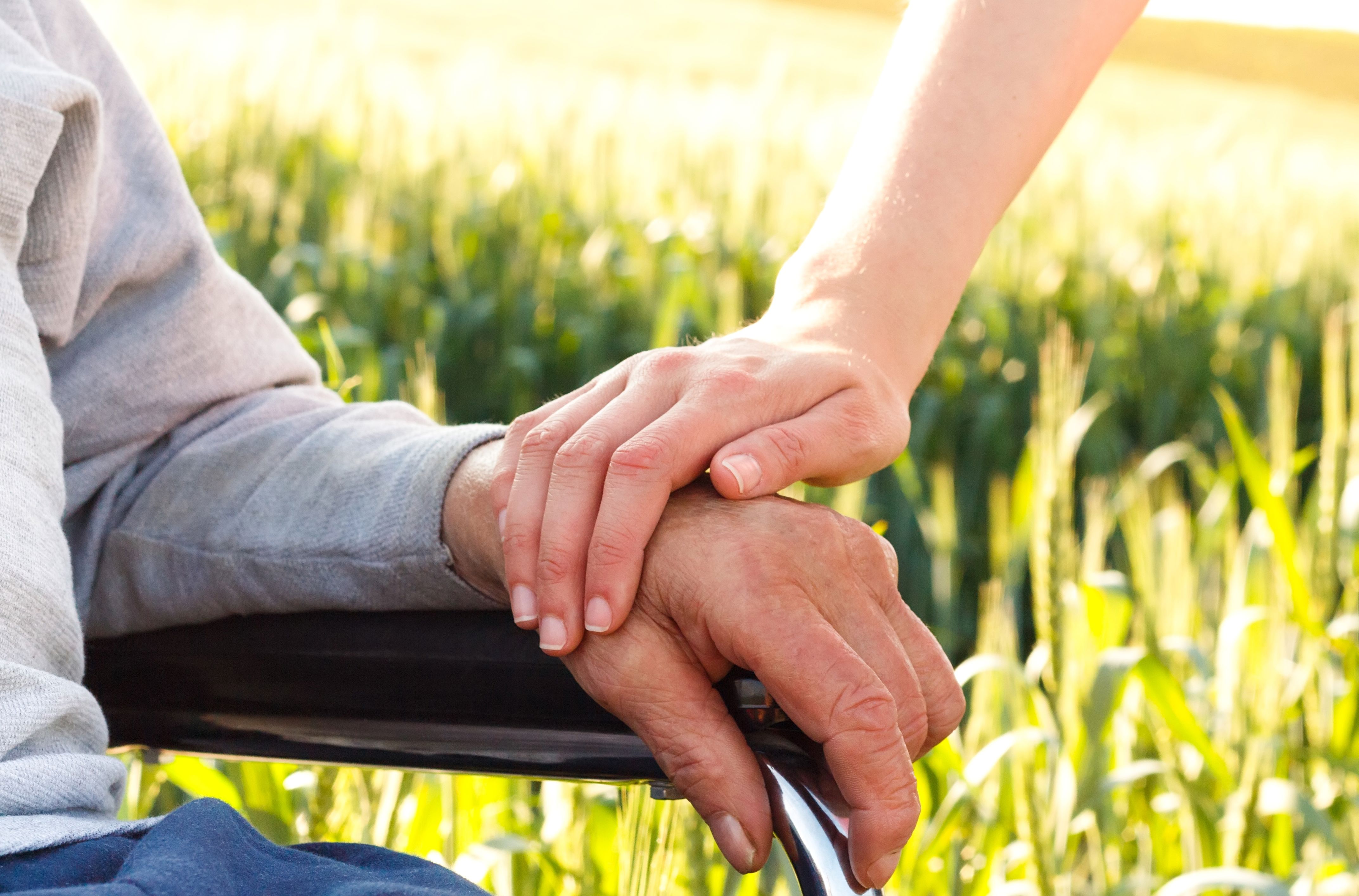 To der holder hænder